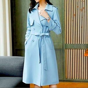 GIA’S light blue coat